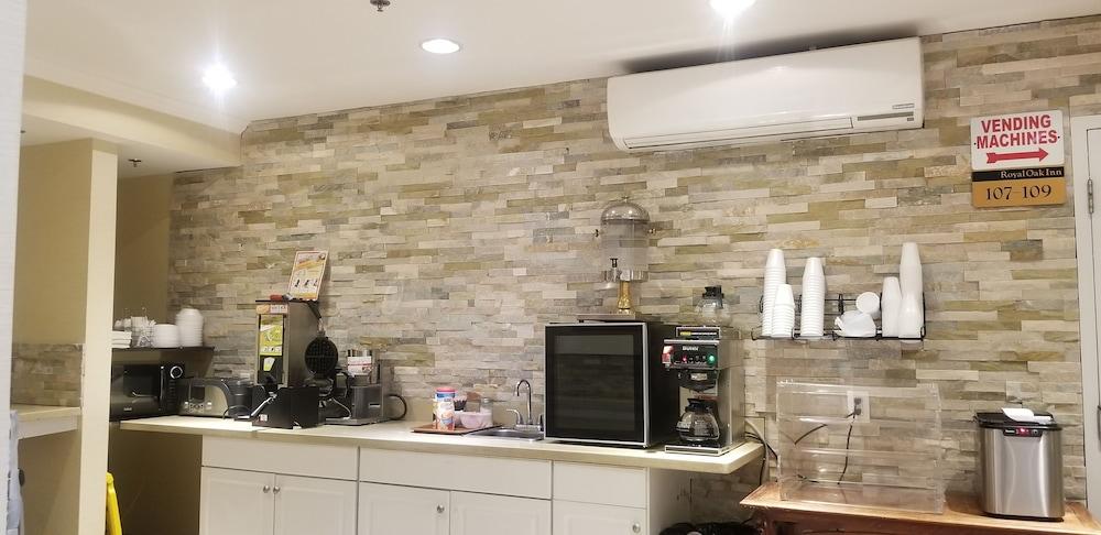 Royal Oak Inn Торонто Экстерьер фото