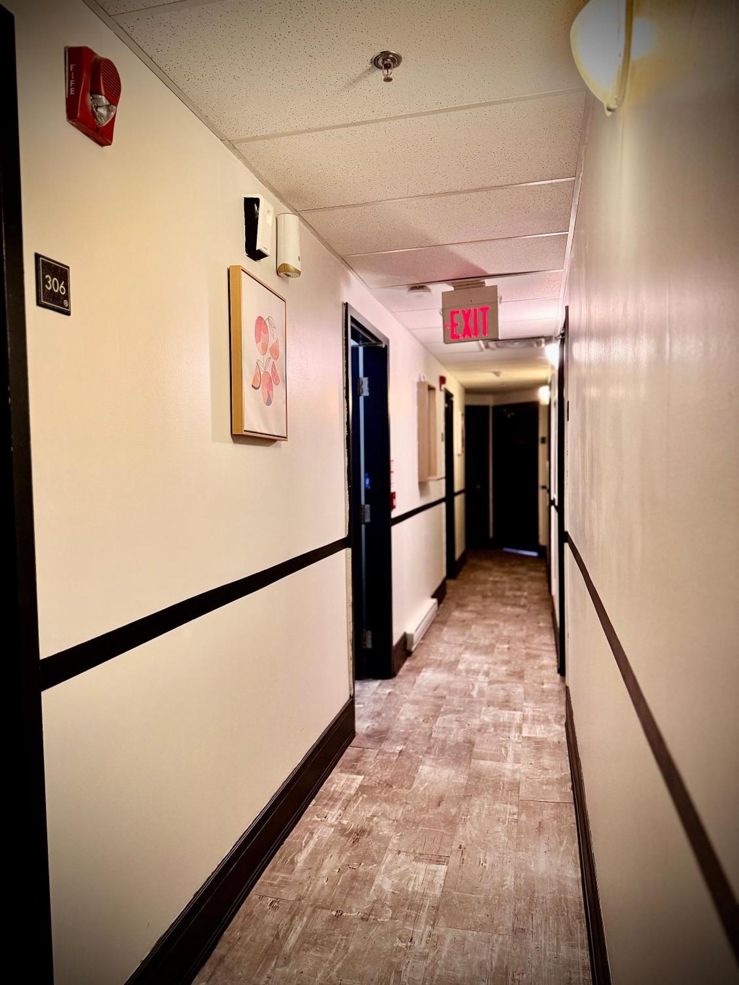 Royal Oak Inn Торонто Экстерьер фото