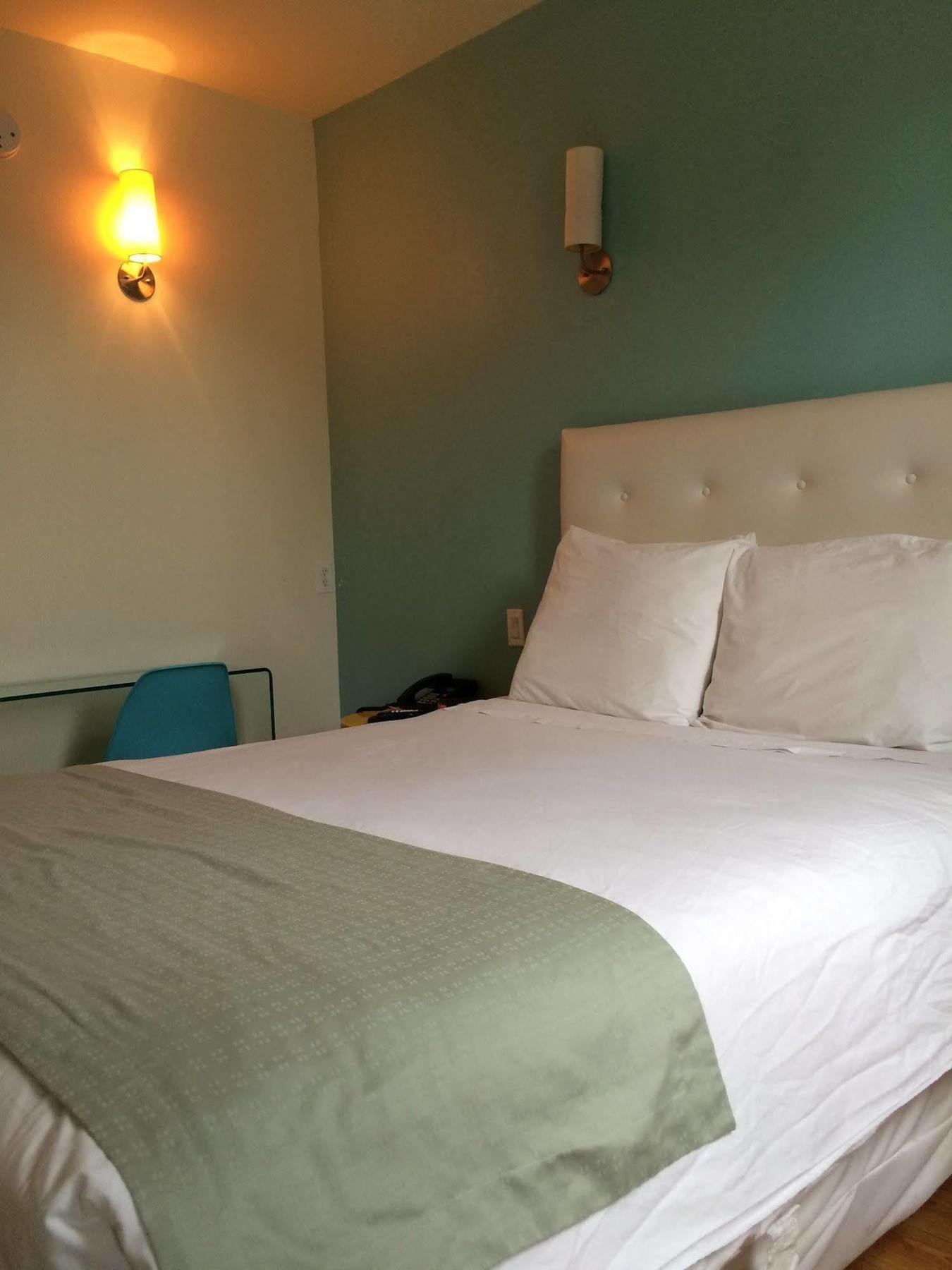 Royal Oak Inn Торонто Экстерьер фото
